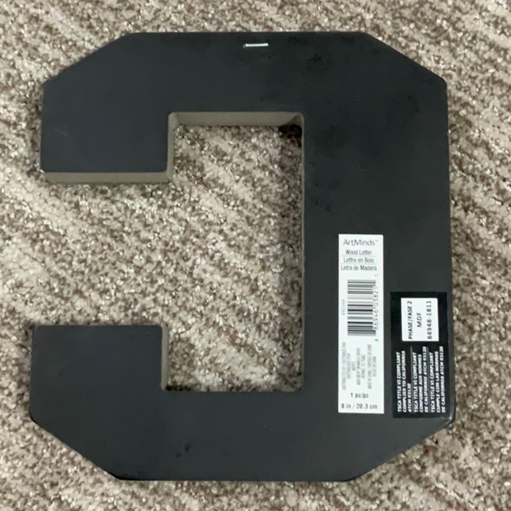 “C” wood letter - Picture 3 of 3